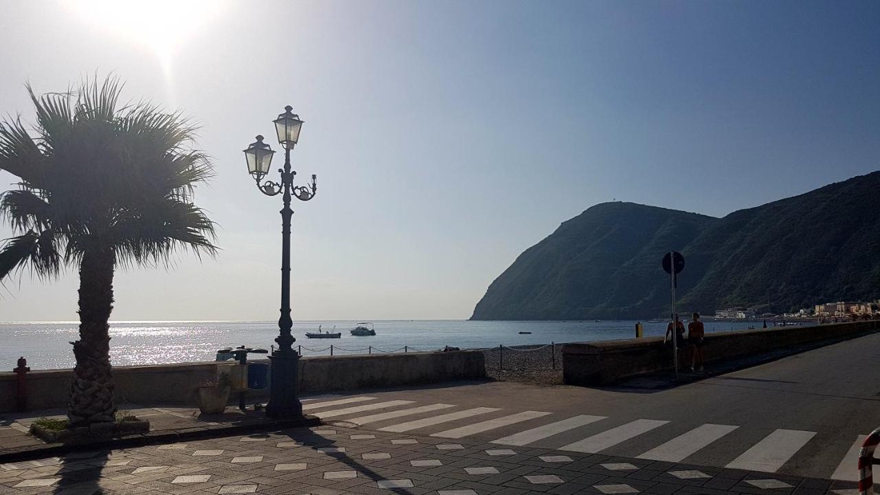 Lipari Blu Apartment ภายนอก รูปภาพ