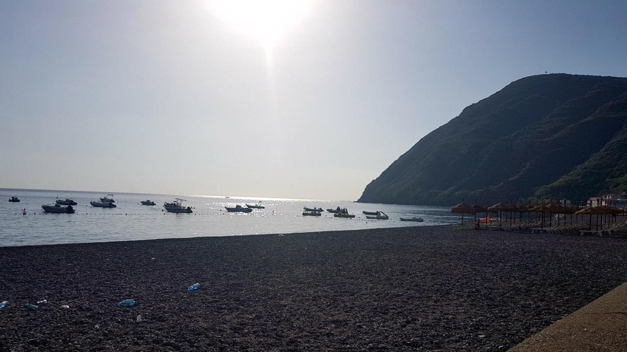 Lipari Blu Apartment ภายนอก รูปภาพ
