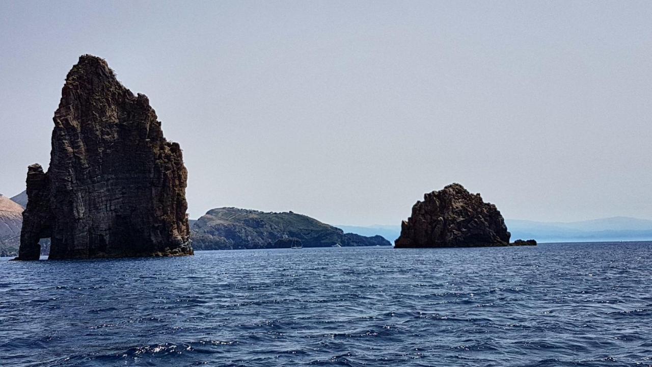 Lipari Blu Apartment ภายนอก รูปภาพ