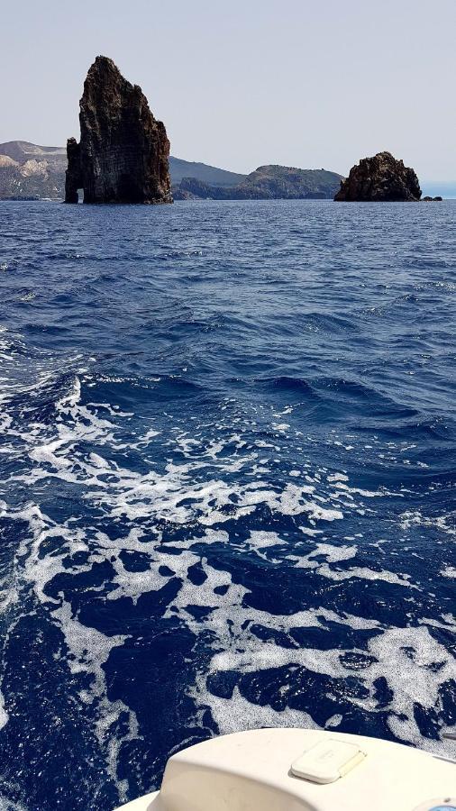 Lipari Blu Apartment ภายนอก รูปภาพ